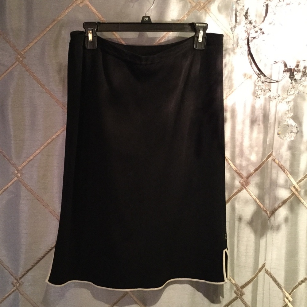 BCBG MaxAzria knitted skirt, Large